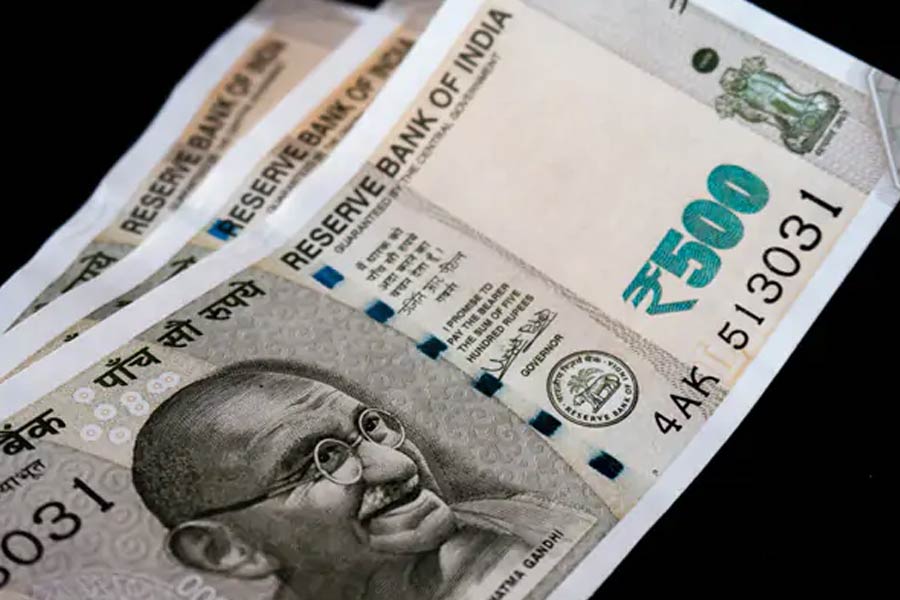 ৭) বিশ্ব ব্যাঙ্কের মাপকাঠিতে ভারতের মতো নিম্ন-মধ্য আয়ের দেশ পাকিস্তান, বাংলাদেশও এই তৃতীয় ধাপেই রয়েছে। নিম্ন-মধ্য আয়সম্পন্ন শ্রীলঙ্কাও।