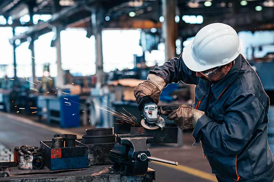 ১৫) বিভিন্ন দেশের নাগরিকদের প্রত্যেকের বার্ষিক গড় আয়ের ভিত্তিতে বিশ্ব ব্যাঙ্ক বিশ্বের সমস্ত দেশকে উচ্চ, উচ্চ-মধ্য, নিম্ন-মধ্য এবং নিম্ন আয়সম্পন্ন দেশ হিসাবে নির্ণয় করে। যে দেশের এক জন সাধারণ নাগরিক সারা বছরে গড়ে ৯৫,৫৫০ টাকা বা তার কম (১১৪৫ ডলারের কম) রোজগার করেন, সেই দেশকে নিম্ন আয়সম্পন্ন দেশের তালিকায় রাখা হয়।