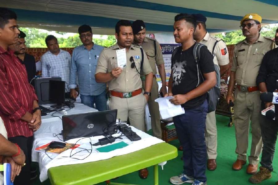 Police Super inaugurated driving license fair in Medinipur on the instructions of the Chief Minister dgtld