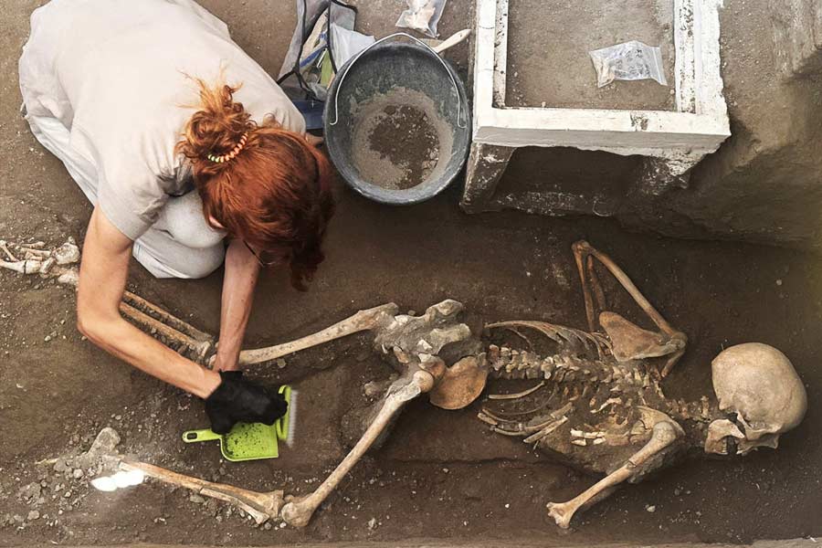 Skeletal remains of a couple with gold and jewellery unearthed from ash in Pompeii