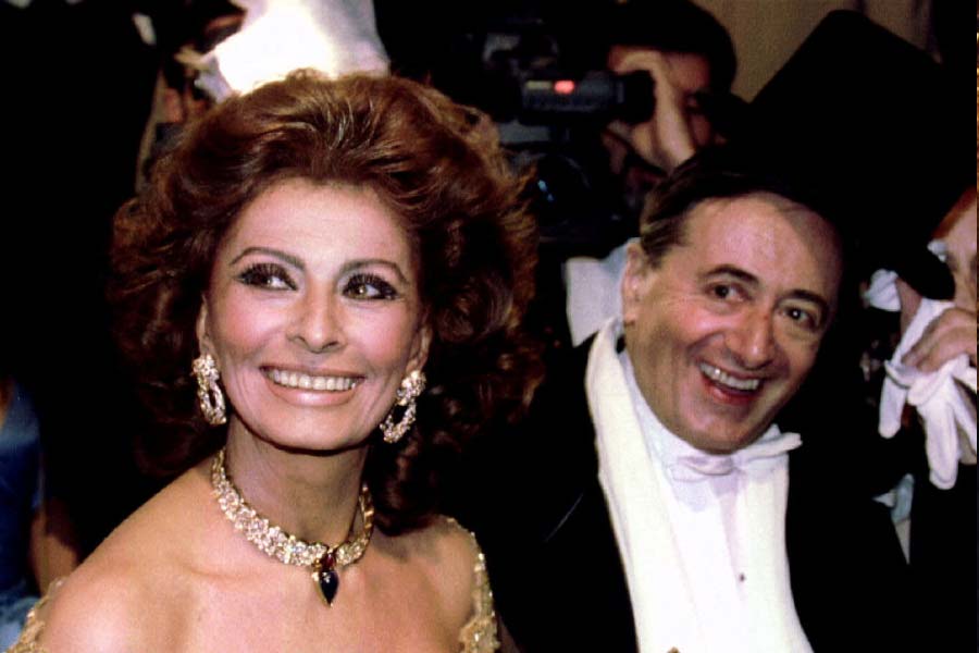 Austrian billionaire Richard lugner who married six times dies at the age of 91, just 2 months after last marriage 