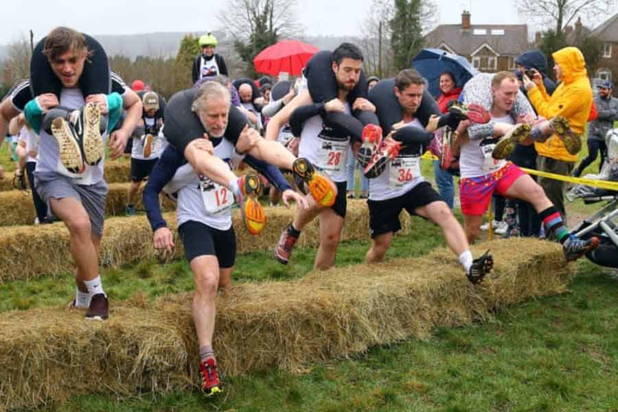 Bizarre Wife carrying world championship 