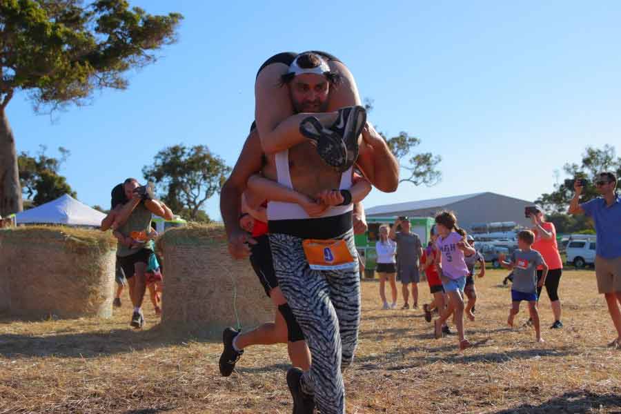 Bizarre Wife carrying world championship 