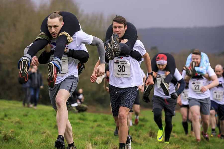Bizarre Wife carrying world championship 