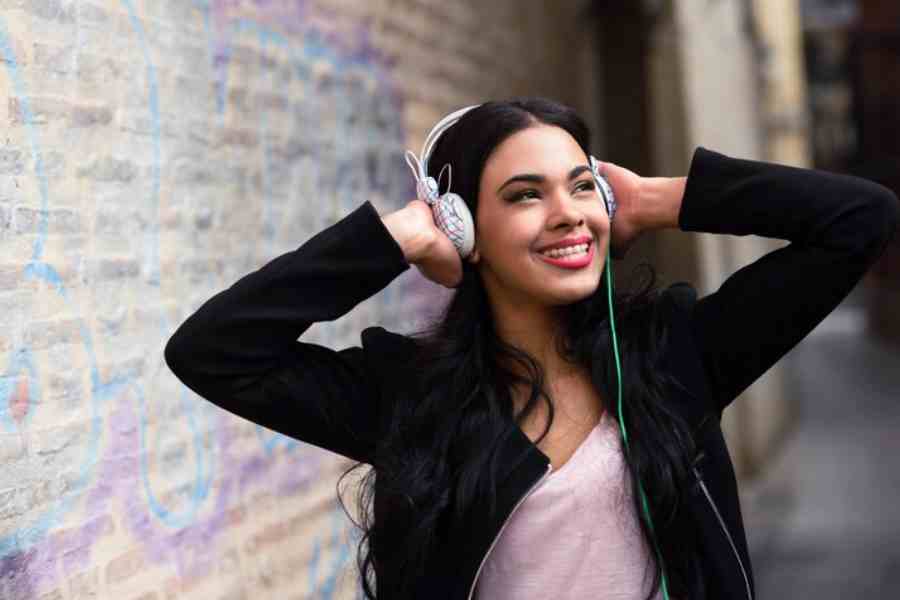 These are the surprising psychological benefits of listening to Music