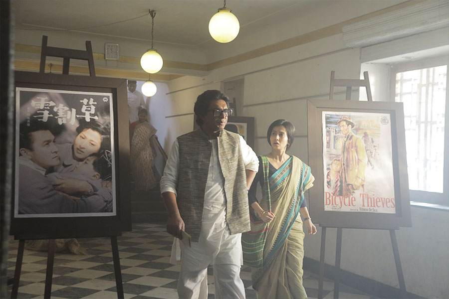 Review of Srijit Mukherjee’s movie ‘Padatik’