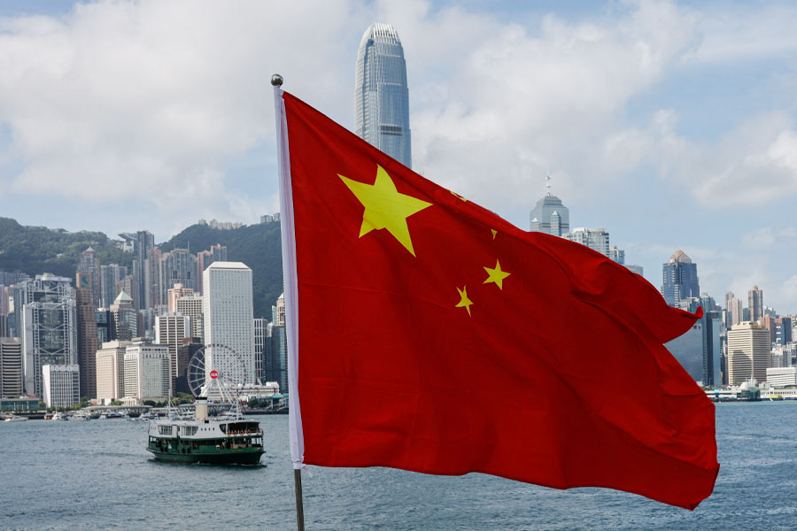 Big economic blow for China as investors pull out billion of dollar from country 