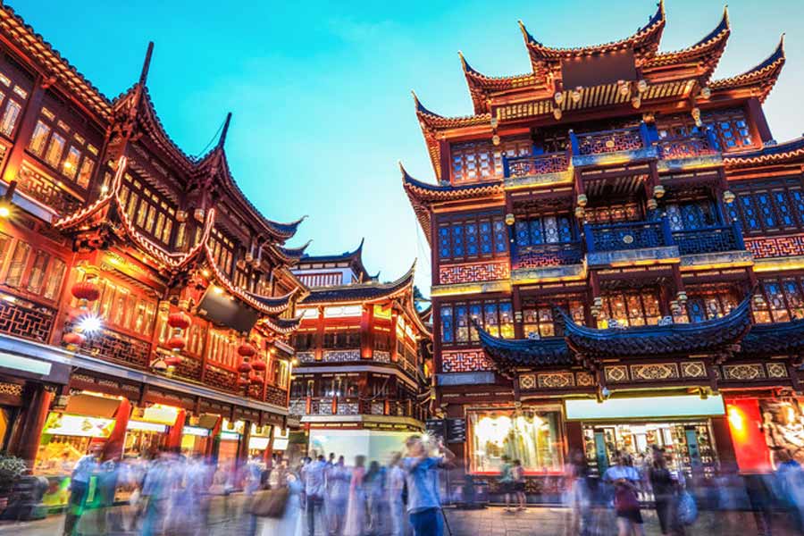 Big economic blow for China as investors pull out billion of dollar from country 