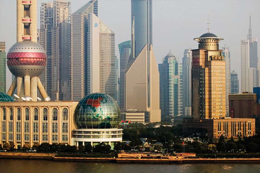 Big economic blow for China as investors pull out billion of dollar from country 