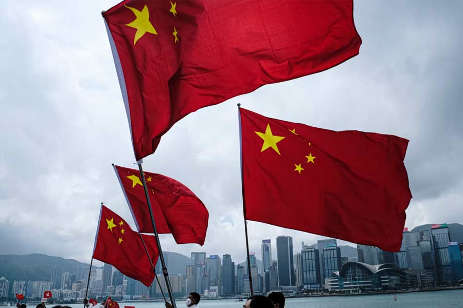 Big economic blow for China as investors pull out billion of dollar from country 