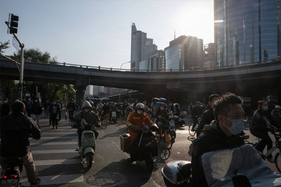 Big economic blow for China as investors pull out billion of dollar from country 