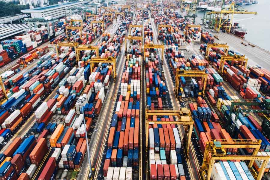 Big economic blow for China as investors pull out billion of dollar from country 