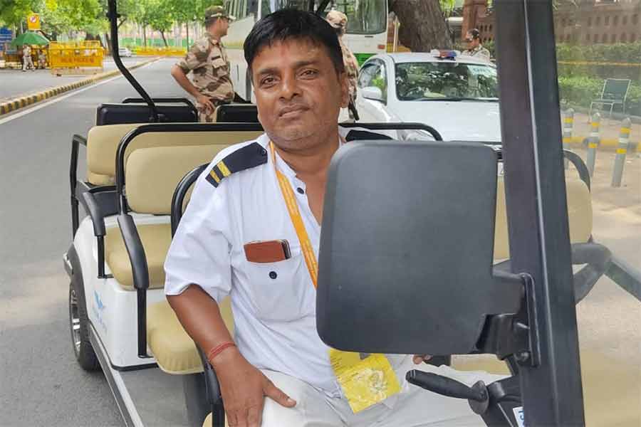 ঘরছাড়া: দিল্লিতে মুন্না পাণ্ডে।।