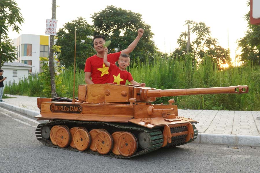 Wooden Electric replica of tesla, Audi, dad builds for his son 