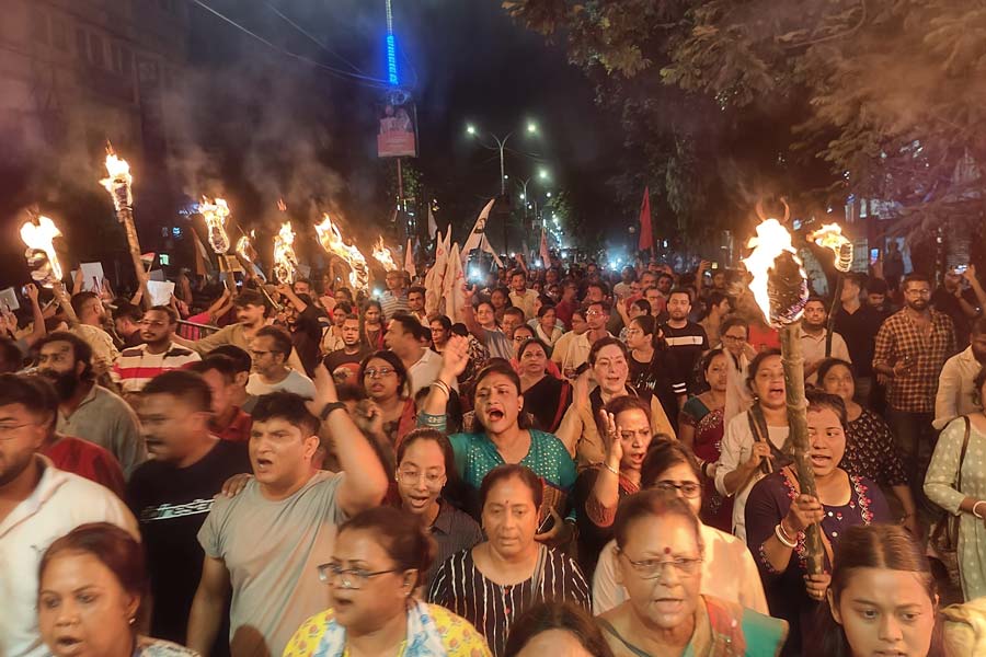 আরজি কর মেডিক্যাল কলেজ ও হাসপাতালের ঘটনায় প্রতিবাদ।