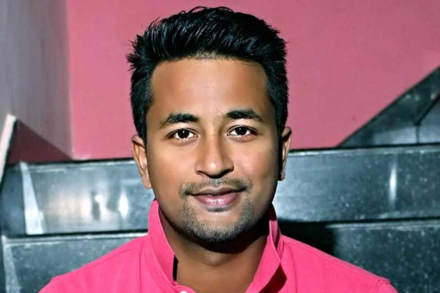 প্রজ্ঞান ওঝা: ১০ নম্বরে নেমে ২৯ বলে ১৬ রান করে অপরাজিত থেকে যান প্রজ্ঞান ওঝা। 