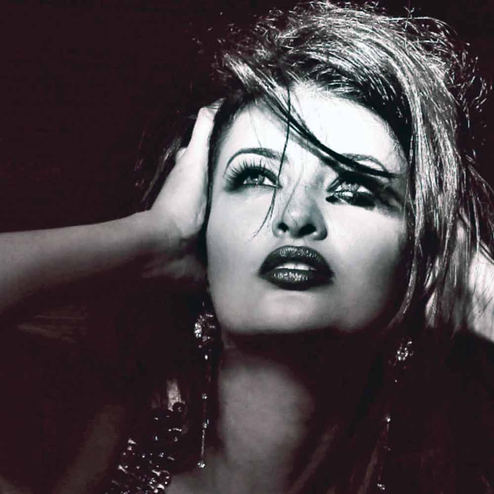 Meet Bollywood actress Sayali Bhagat, rumoured girlfriend of Pakistani cricketer Shoaib Malik 