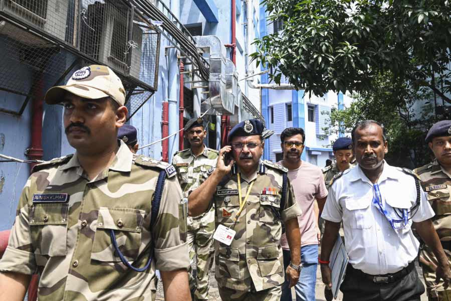 Amid CISF protection cover, boys hostel of R G Kar Medical College ransacked by miscreants