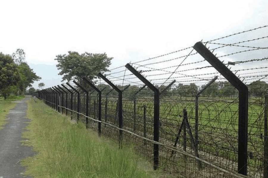 A coalition of central and state governments to settle land for barbed wire fencing on the Bangladesh border