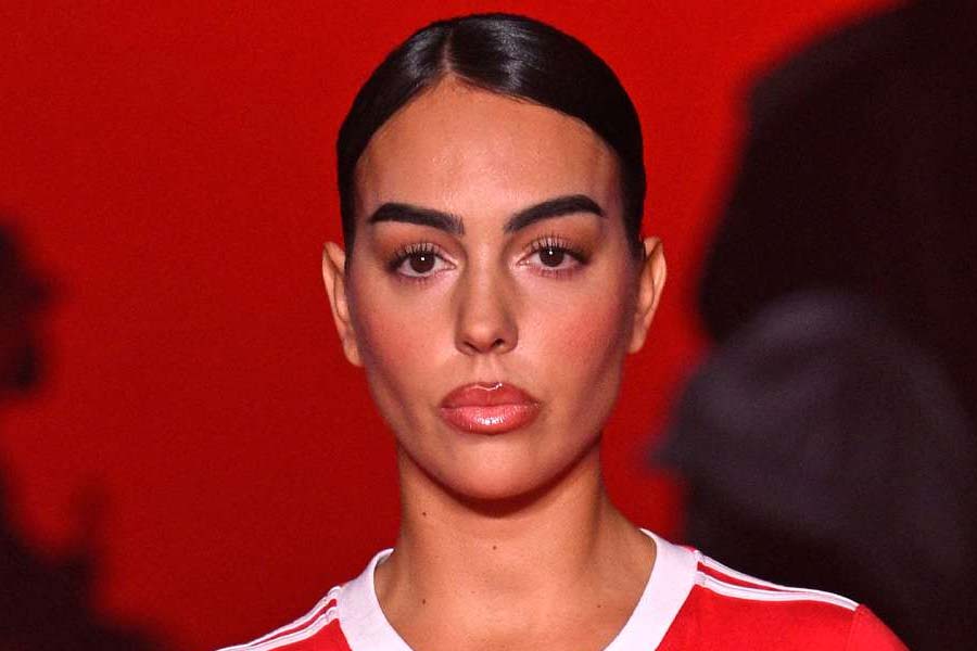 Ronaldo signed contract of paying huge amount monthly to his girlfriend 