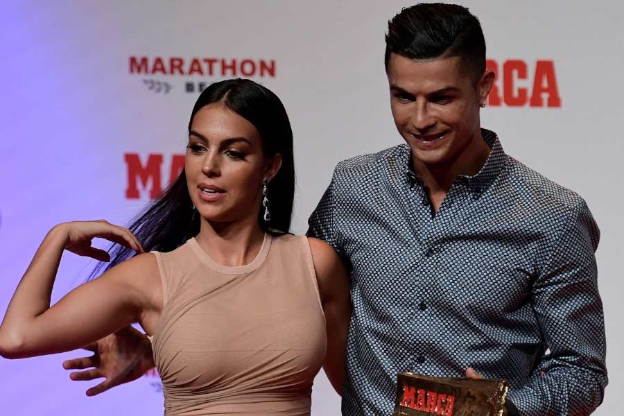 Ronaldo signed contract of paying huge amount monthly to his girlfriend 