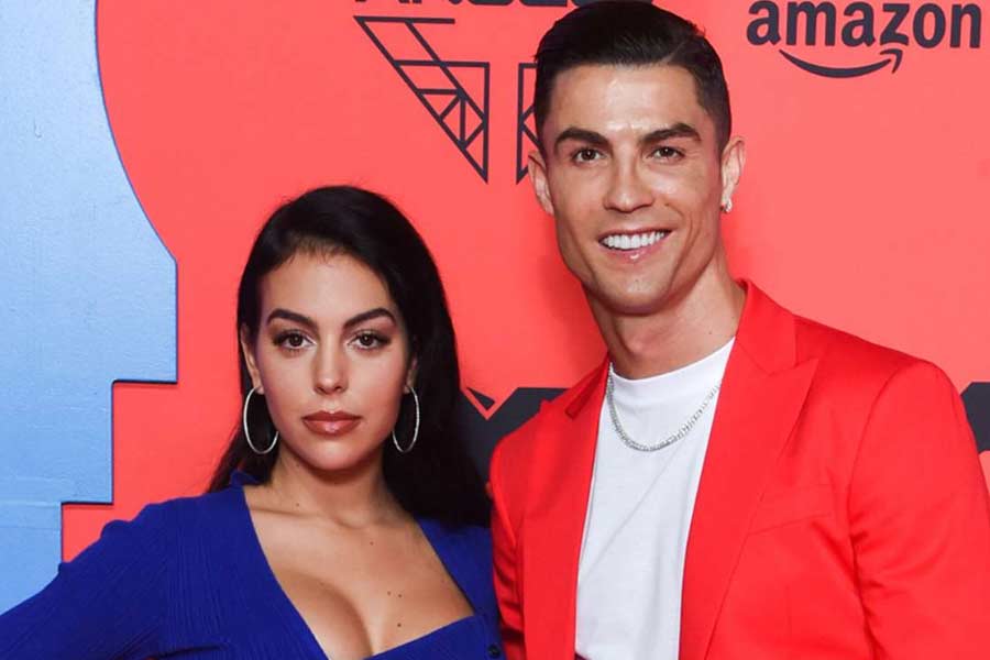 Ronaldo signed contract of paying huge amount monthly to his girlfriend 