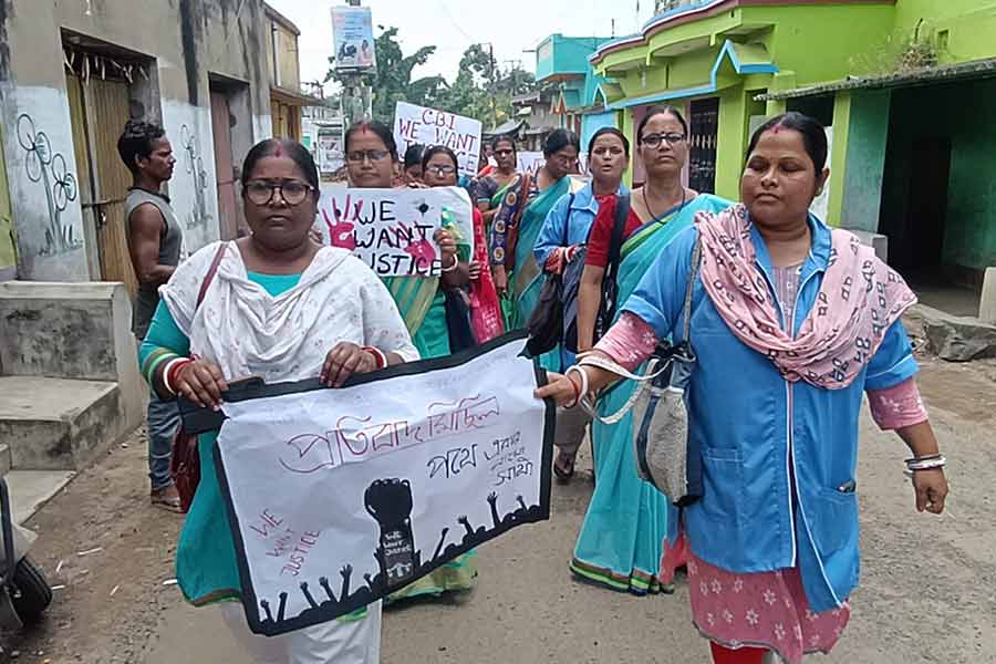 অঙ্গনওয়াড়ি কর্মীদের প্রতিবাদ মিছিল।