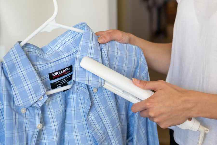 How to get wrinkles out from clothes without using an iron