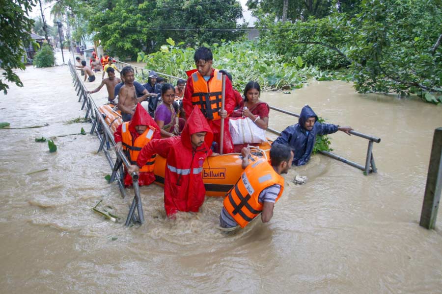 ত্রিপুরায় বন্যা পরিস্থিতির অবনতি হচ্ছে।