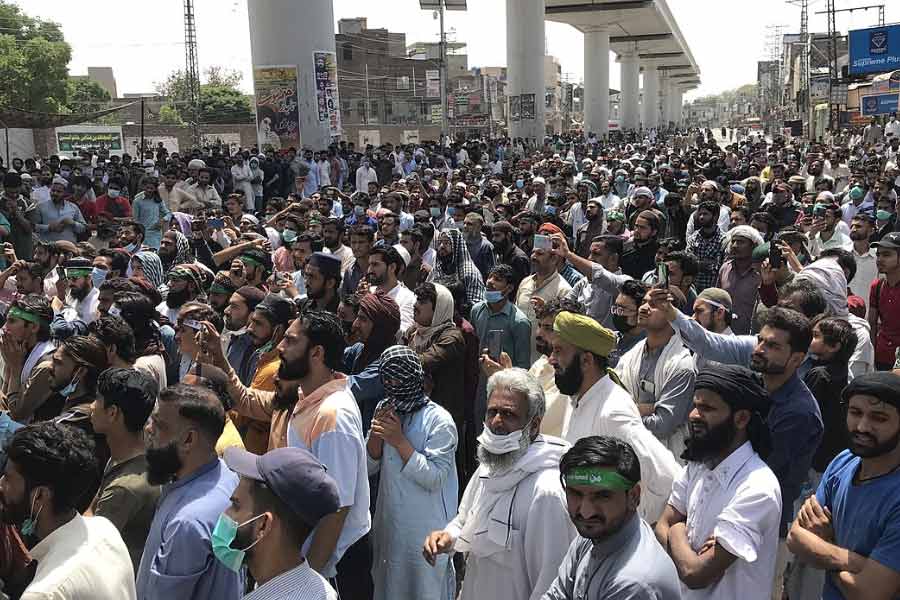 All needs to know about Pakistan Internet controversy 