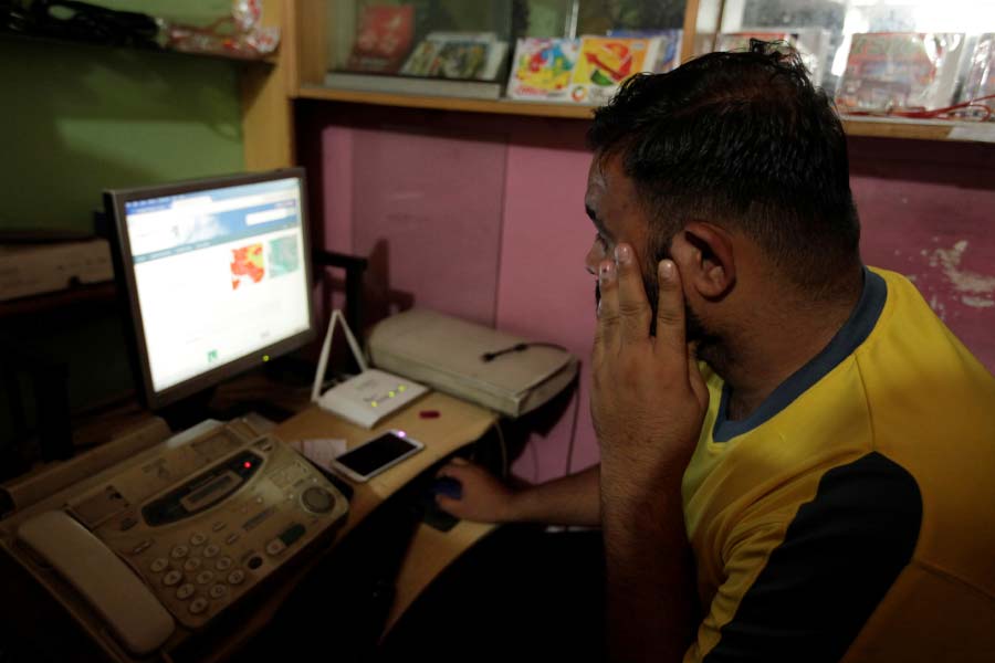 All needs to know about Pakistan Internet controversy 