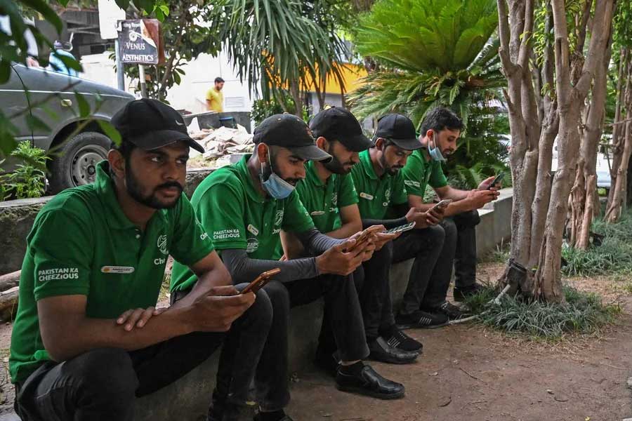 All needs to know about Pakistan Internet controversy 