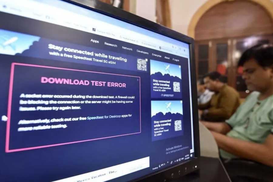 All needs to know about Pakistan Internet controversy 