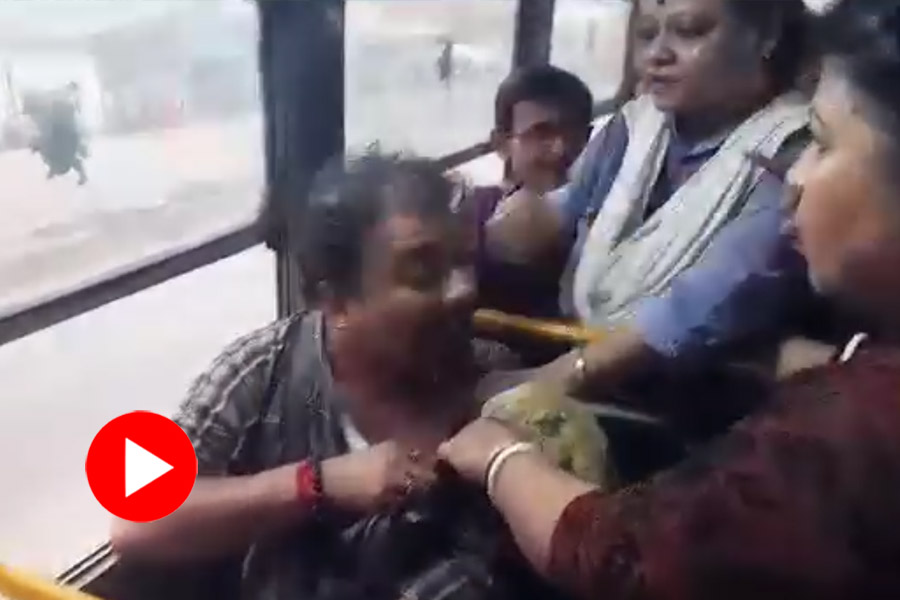 Kolkata Bus passengers are outraged following supportive comments about the R G Kar incident