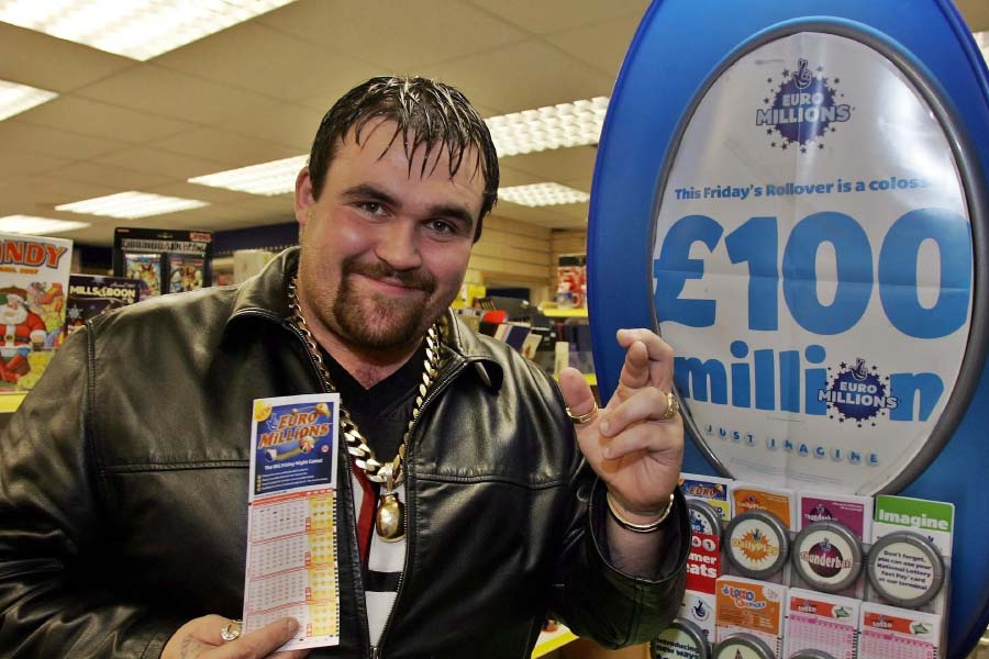 After winning million dollars lottery winner Michael Carroll lost all his wealth 