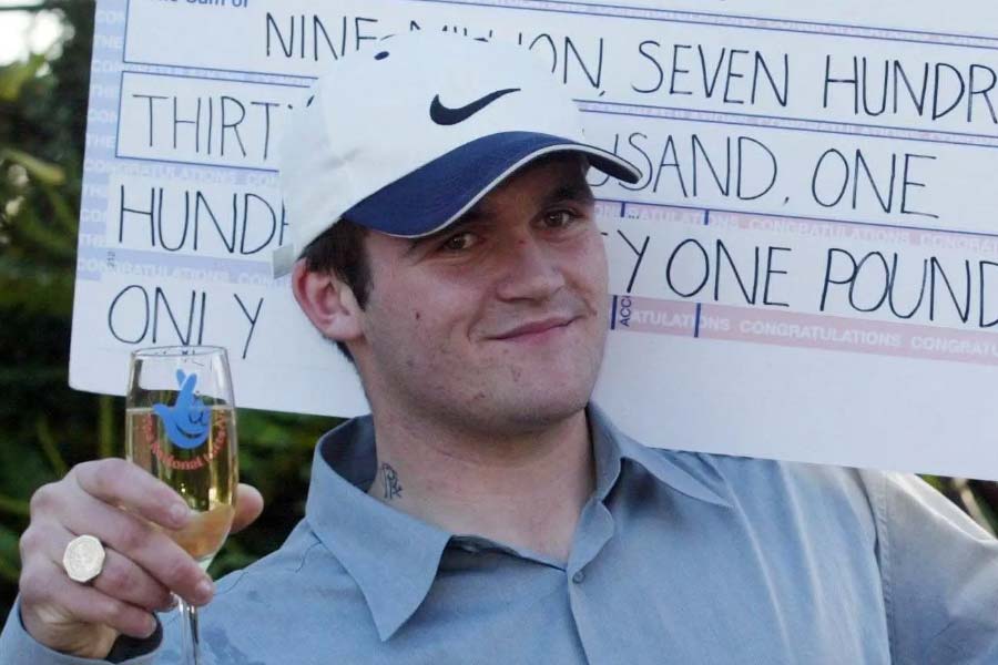 After winning million dollars lottery winner Michael Carroll lost all his wealth 