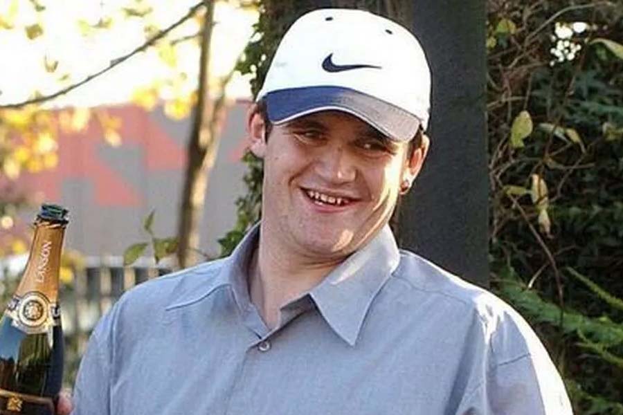 After winning million dollars lottery winner Michael Carroll lost all his wealth 