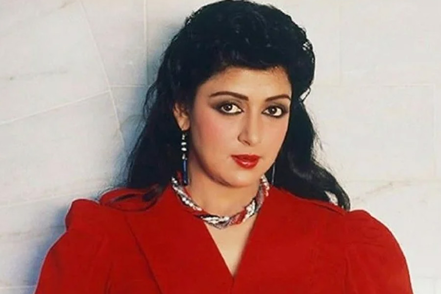 Bollywood actresses who romanced with real father-son duos on screen