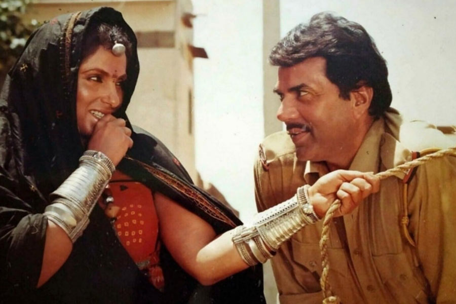 Bollywood actresses who romanced with real father-son duos on screen