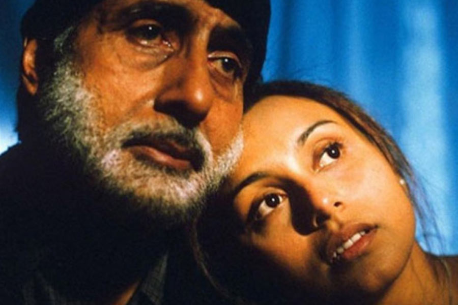 Bollywood actresses who romanced with real father-son duos on screen