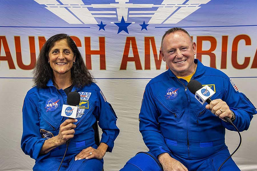 What are the problems NASA is facing to get back their astronomers from International Space Station