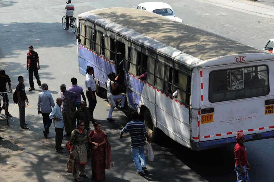 Pictures of BJP Bangla Bandh impact in West Bengal 