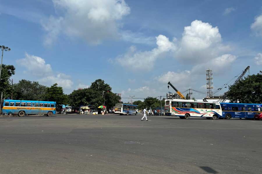 Pictures of BJP Bangla Bandh impact in West Bengal 