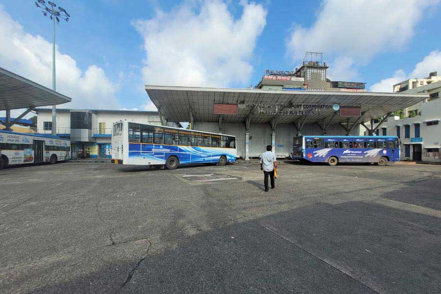 Pictures of BJP Bangla Bandh impact in West Bengal 