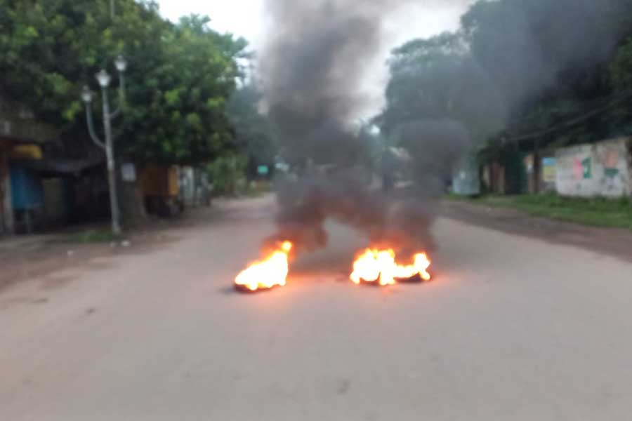 Pictures of BJP Bangla Bandh impact in West Bengal 