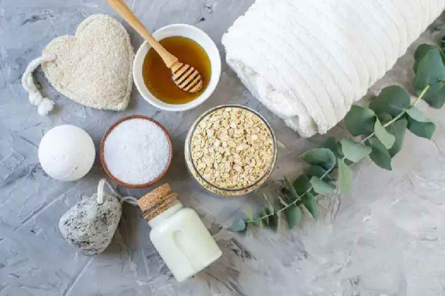 How to make glowing face mask with leftover oats