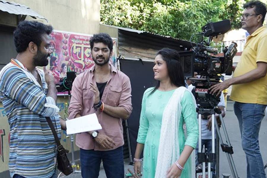 Image Of Om Sahani, Mom Parta