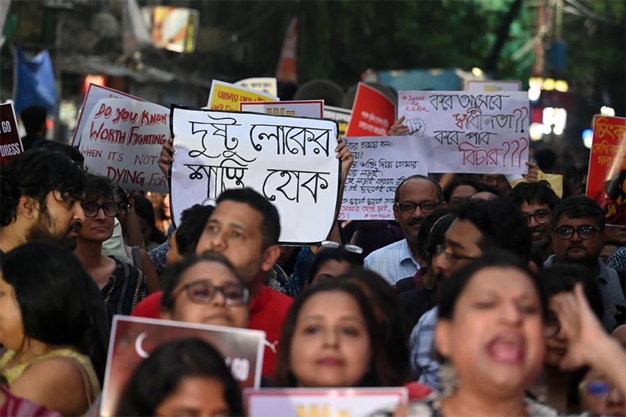 বিচলিত: আর জি কর-কাণ্ডের প্রতিবাদে প্রেসিডেন্সি বিশ্ববিদ্যালয়ের উদ্যোগে বিক্ষোভ মিছিল। ২৩ অগস্ট, কলকাতা।