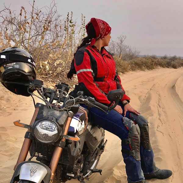Pakistani girl ride solo across country in her motorcycle 