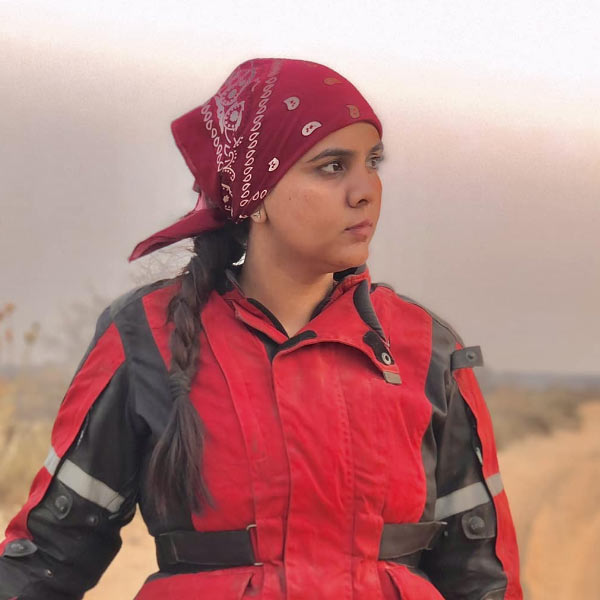 Pakistani girl ride solo across country in her motorcycle 